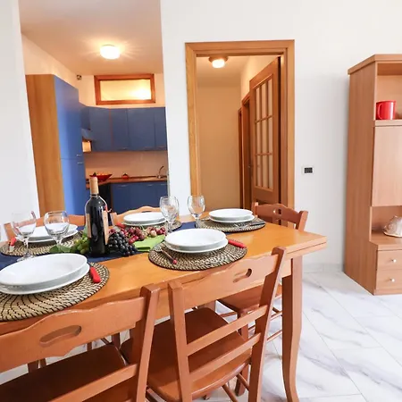 Casa Zara Ideal For Families And Small Groups Apartment